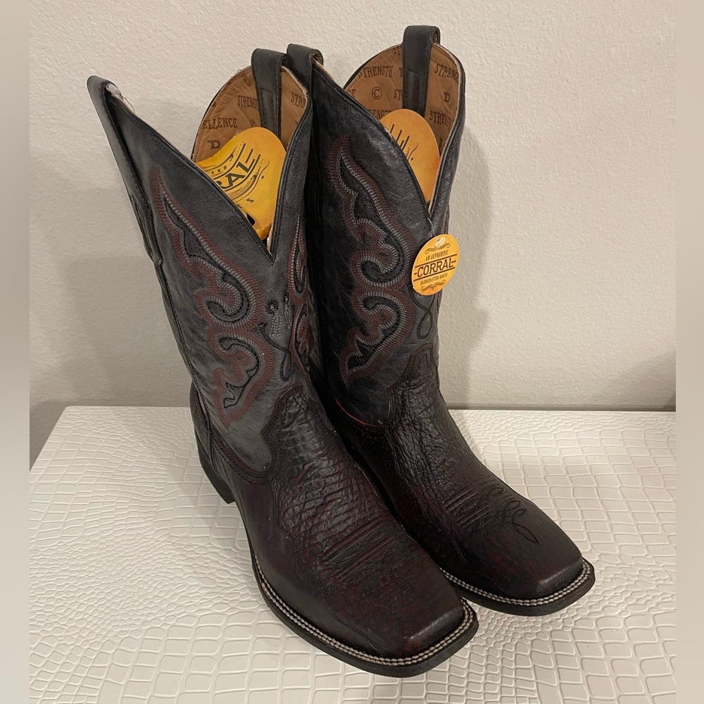 New Men's Corral Square Toe Cherry Black Boots. NWT